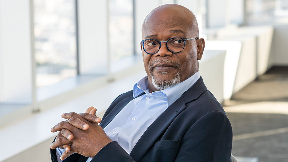 Dash Bracket (Samuel L. Jackson)