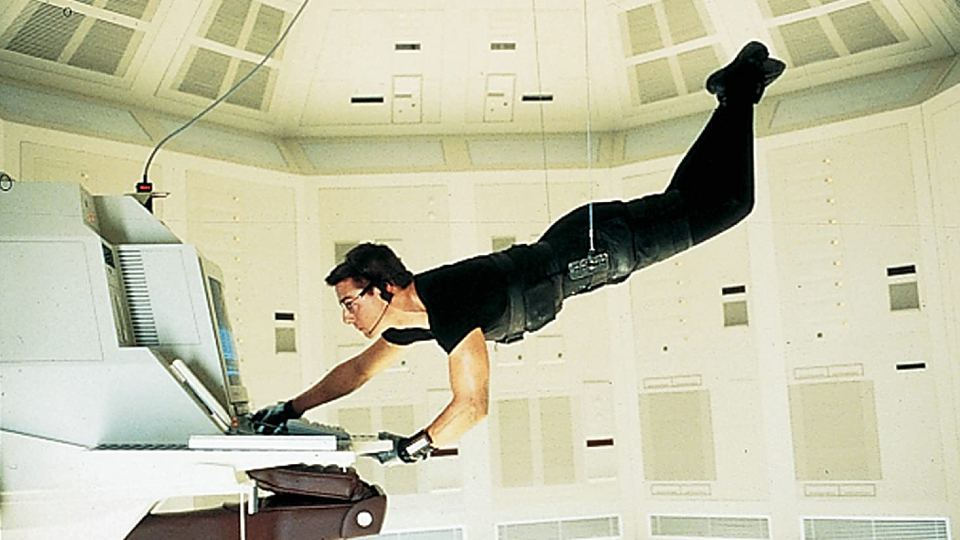 Ethan Hunt (Tom Cruise)